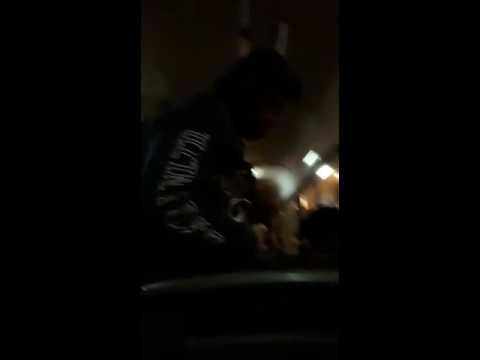 Papo Mc tira freestyle en el colectivo