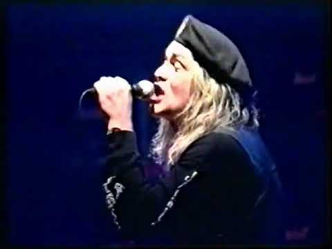 Bora Čorba i Minđušari - Ljetovanje (uživo)