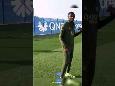 Dembélé coach ? 🤨 #football #dembele #psg #humour #shorts