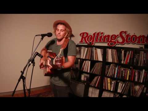 Kyle Lionhart "Call Back Home" (Live at the Rolling Stone Australia Office)