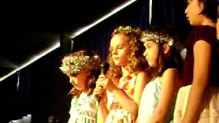 Kaurilands School Junior Choir 2008 Singing Christmas Songs