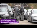 Borrelende vaten in drugslab, arrestatieteam doorzoekt hele pand