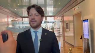 Il comico "Barutz" insieme al governatore Stefani nel primo spot sulle Case di Comunità