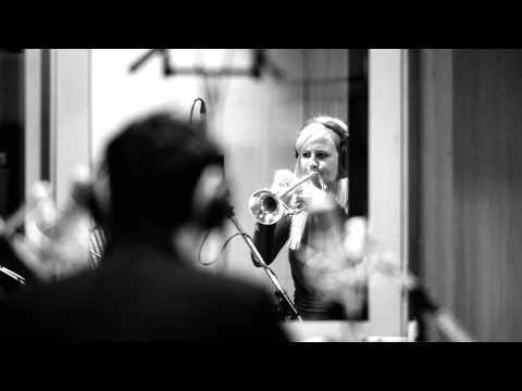 Alison Balsom feat. Milos: Piazzolla's Café 1930 (Paris)