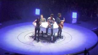 Jonas Brothers Nashville Concert with Christa Black 8-25-09