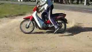 preview picture of video 'Ruben haciendo ceritos con la moto'