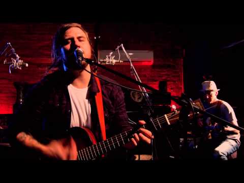 Sam Morrow // Barely Holding On // Seahorse Sessions
