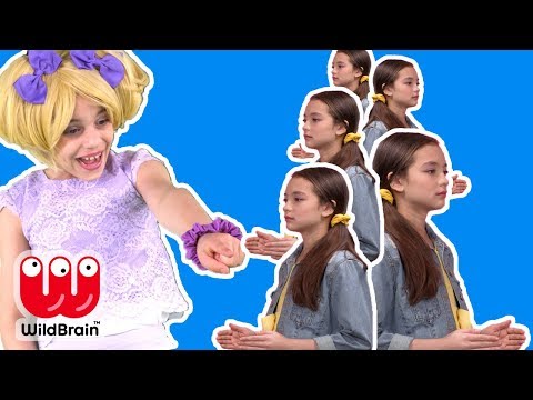 PRINCESSES MALFUNCTIONING CLONES 👯 - Princesses In Real Life | Kiddyzuzaa Jr - WildBrain
