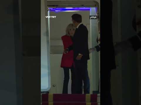 ماكرون يتلقى صفعة من زوجته