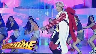 Vice Ganda performs &quot;Huwag Kang Pabebe&quot; on It&#39;s Showtime