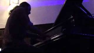 Tempestad , (Matias Cardo) pianista y cantante de ROMA, San Marcos Sierras.