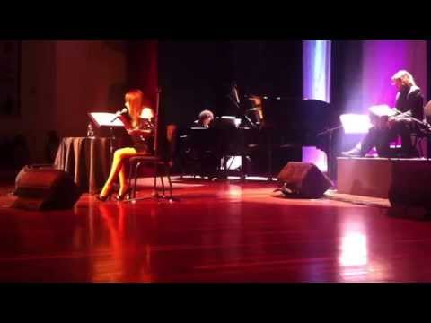 Malena canta el tango.  En la voz de Adriana Varela