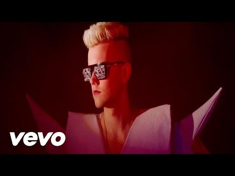 Diamond Rings - I'm Just Me (Official Music Video)
