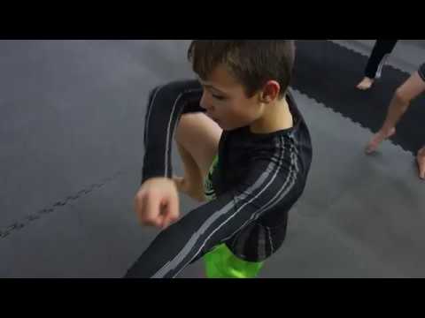 2017-12-04 Vai Khru mit Tyler im Sugambrer Fightclub