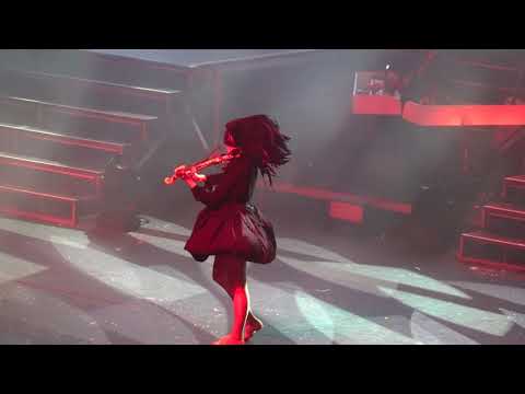 2018 12 20 Lindsey Stirling - I Wonder As I Wander