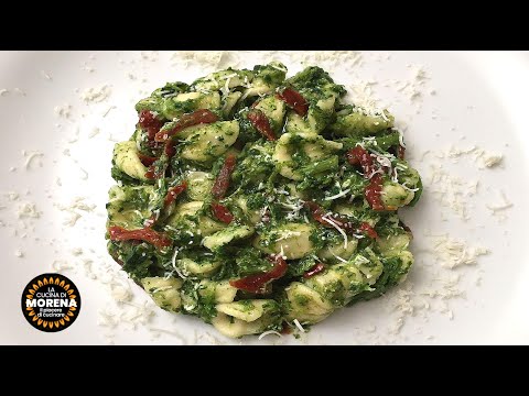 Orecchiette con pomodori secchi e cime di rapa