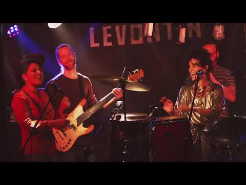 Liron Meyuhas לירון מיוחס מארחת את דניאל קריאף - תורי לומר | רעש מגזין מוסיקה