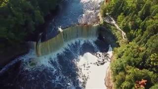 preview picture of video 'Tahquamenon Falls, Michigan'