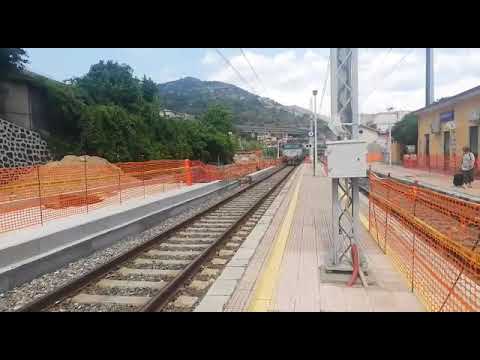 E656 033 icn Milano Siracusa in transito a Letojanni