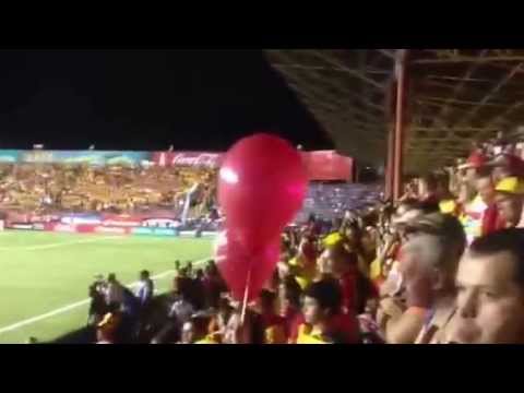 "Salida del campeón" Barra: Garra Herediana &bull; Club: Herediano