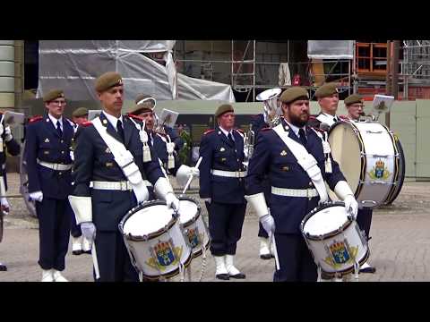 HvMk Västmanland spelar Marsch des Soldaten Robert Bruce