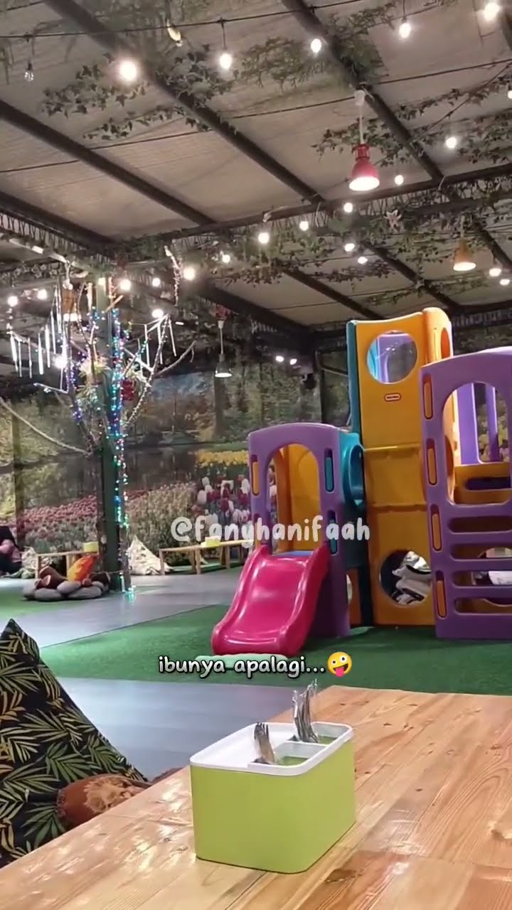 Tempat makan yang ramah buat bocil! 🍽️ Si kecil pasti bakal suka dan betah di sini! 😍