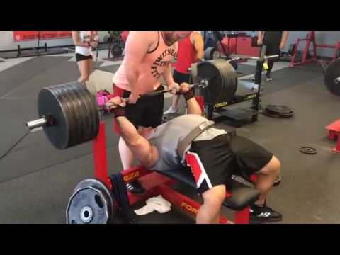 Ryan Kennelly bench Press 585 raw 265 kg  Jul 12, 2016