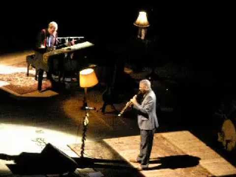 Hugh Laurie and Vincent Henry "Dear Old Southland" - Live in Kiev, Ukraine (2012.06.20)