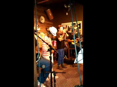 Tavinho Leoni com amigos do The Voice Kids