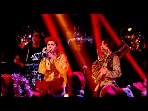Sam and the Womp - Bom Bom (Live Christmas Top of the Pops)