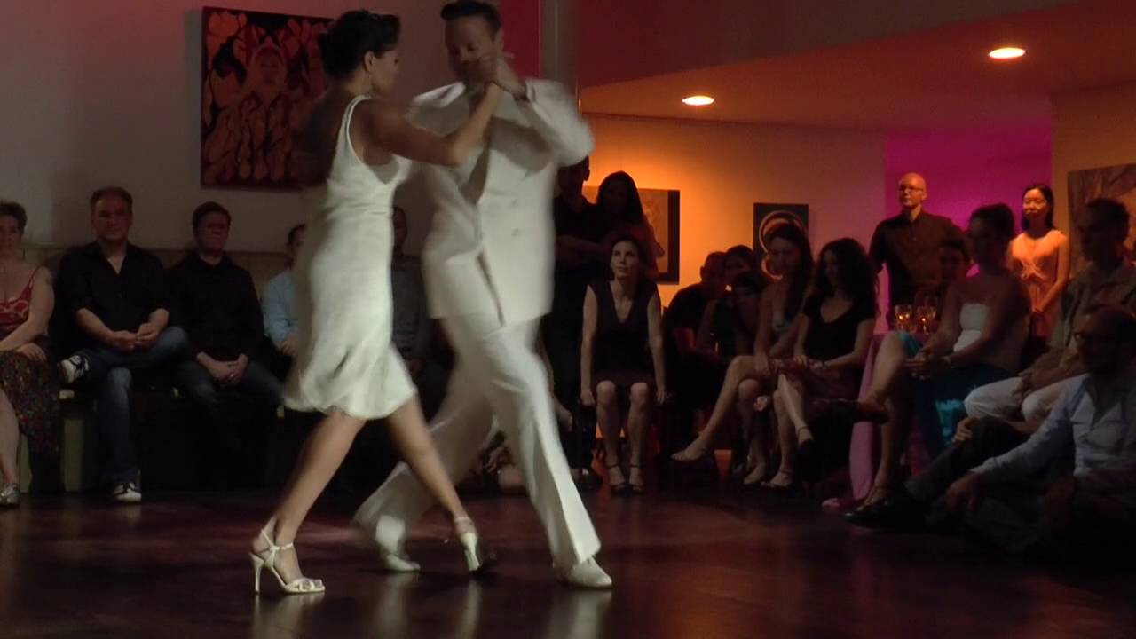 Video thumbnail for Santiago Fina & Samantha Dispari in Santa Milonguita (2) "Me Beso Y Se Fue" R.Tanturi