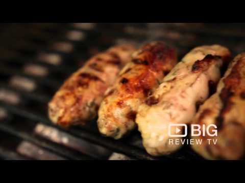 Restaurante grego Andy's Taverna em Camden, Londres, servindo frutos do mar e comida vegana