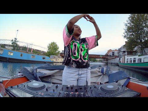 Uplifting House Bangers on the Canal w/Melle Brown