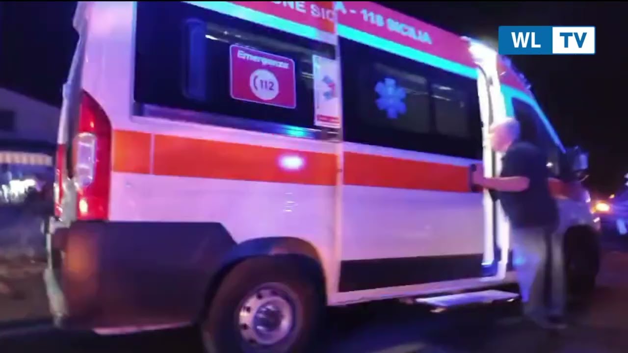 Ragazza di 18 anni rimasta incastrata nell’abitacolo