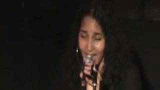 Cassandra Steen-Glaub Ihnen kein Wort Live