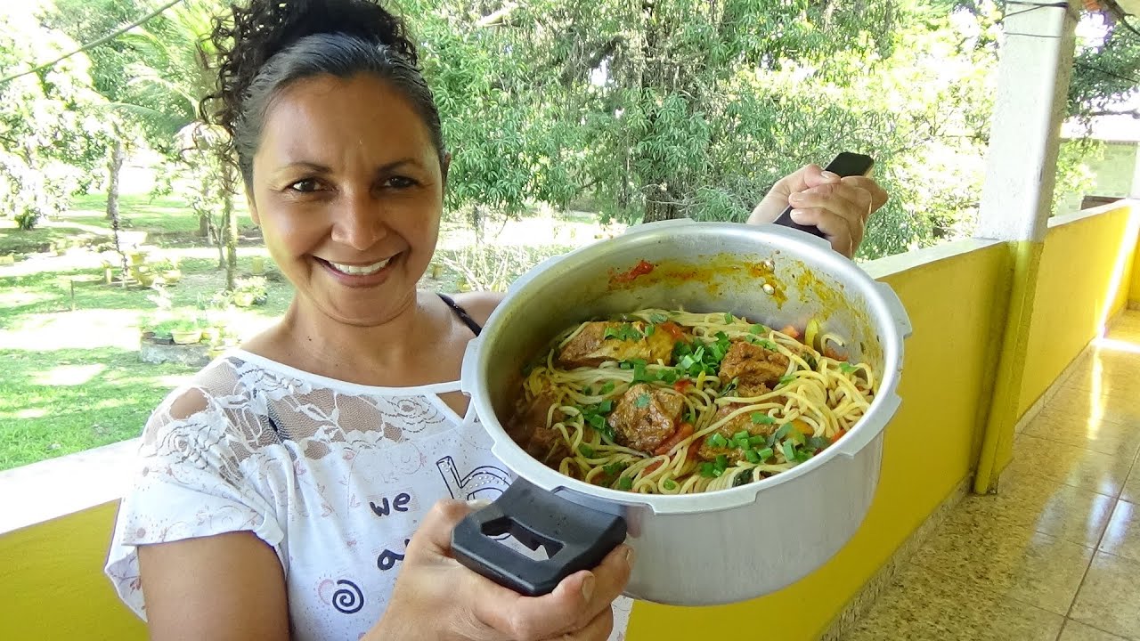 MACARRÃO NA COSTELA