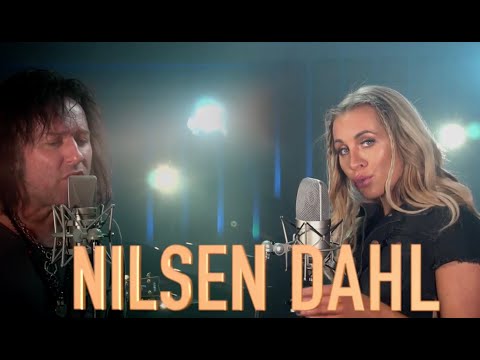 Så Ekte Nå ( Shallow cover på Norsk) - Carina Dahl & Åge Sten Nilsen