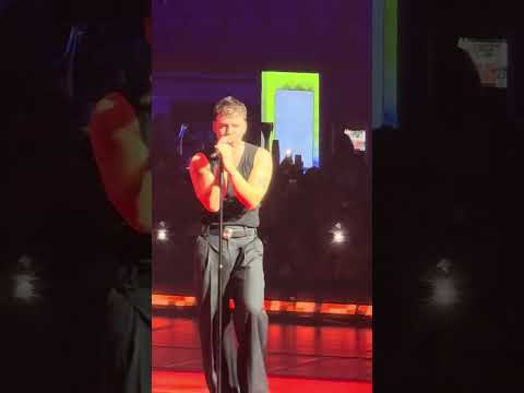Quevedo canta Columbia en el concierto de Bad Bunny (En Vivo)