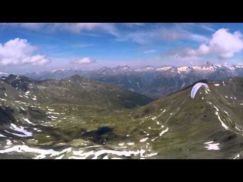 Red Bull X-Alps 2015: Nelson de Freyman (FRA3) soars over the Alps