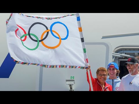 Olympic flag returns to LA for first time in 40 years