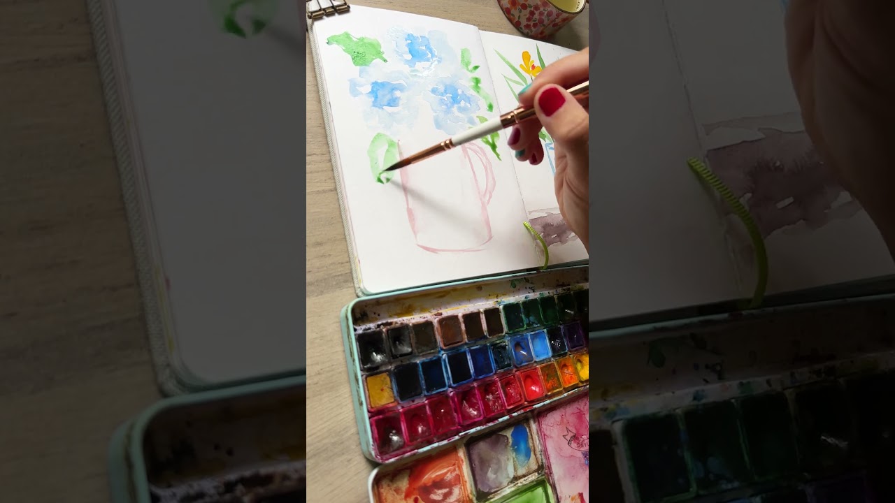 How to paint hydrangeas in a sketchy vase with watercolor