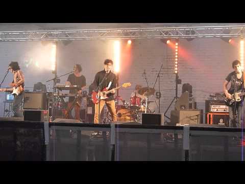 Last Dinosaurs - Zoom - Red Bull Garage - Sound City Liverpool- 17th May 2012.MOV