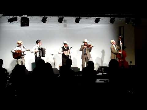 Dr Butler's Hatstand Medicine Band (UK) live in Guarda