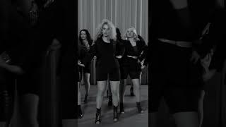 Wake up #flawless 🖤 Beyoncé #heelsdance choreography