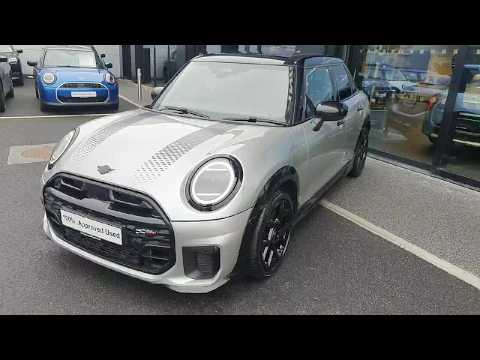 Mini Cooper Cooper C 5 Door - Image 2