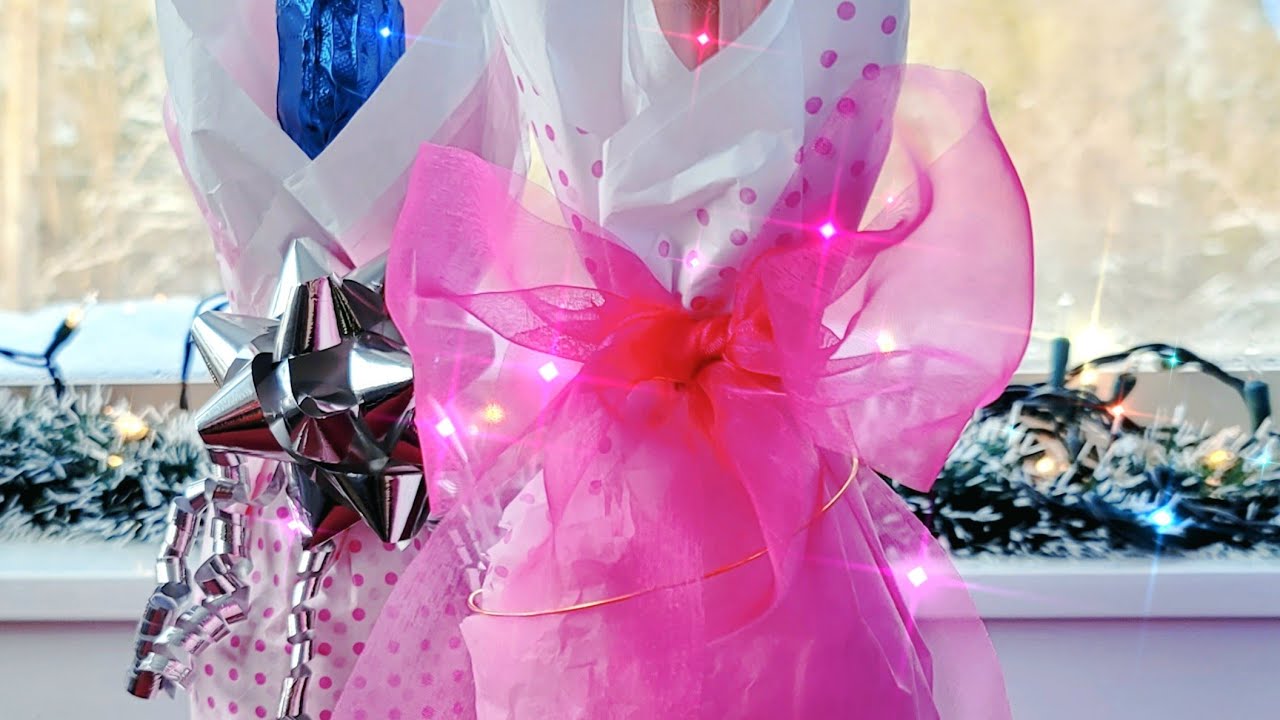 Watch Una linda forma de envolver una botella de vino para regalo 🍾 Now Una linda forma de envolver una botella de vino para regalo 🍾