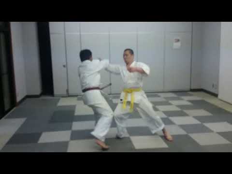 捕り手 中段突き受けからの崩し