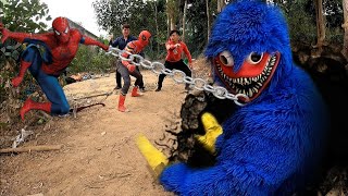 Spider-Man vs green monster rescues the youth