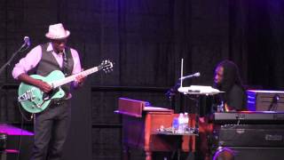 KEB&#39; MO&#39; -  &quot;Dangerous Mood&quot;   8/9/15 Heritage Music BluesFest