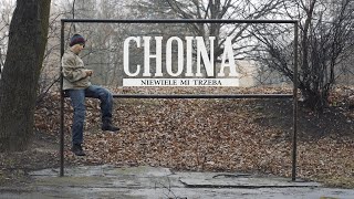 Kadr z teledysku Niewiele Mi Trzeba tekst piosenki Choina